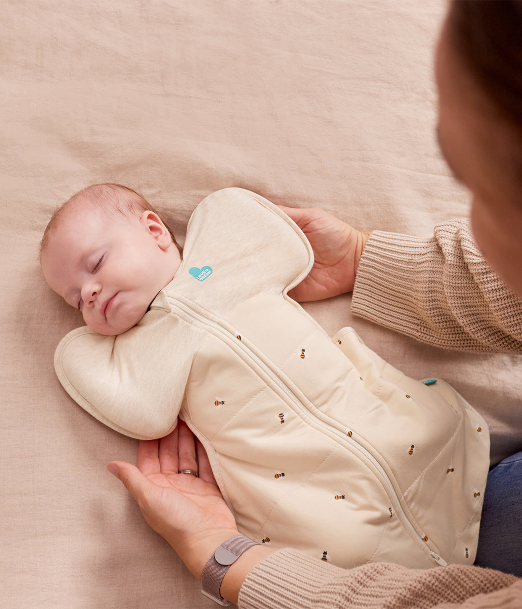 Swaddle Up™ Pucksack 2.5 TOG Gesteppte Baumwolle Naturmeliert Bienen