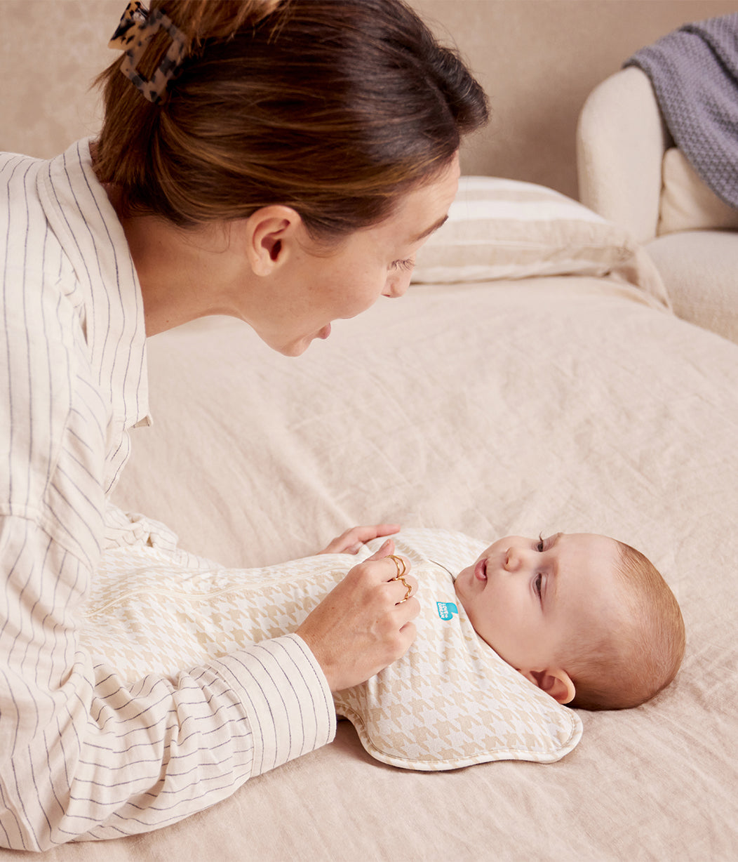 Swaddle Up™ 1.0 TOG Cotton Beige Houndstooth