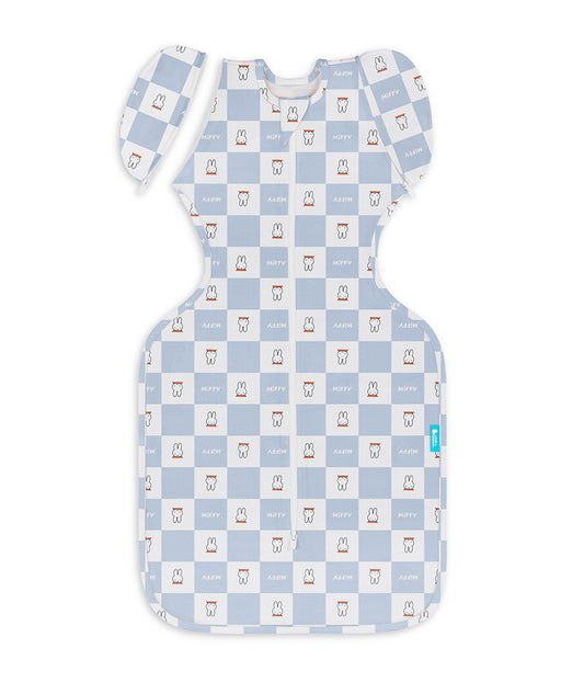 Swaddle Up™ 2-in-1 Übergangspucksack 1.0 TOG Baumwolle Blau Miffy Karomuster