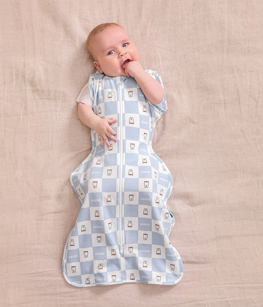Swaddle Up™ 2-in-1 Übergangspucksack 1.0 TOG Baumwolle Blau Miffy Karomuster