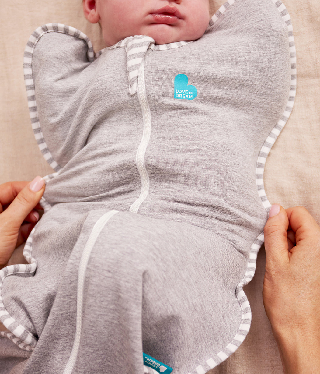 love to dream schlafsack Swaddle Up™ Pucksack 1.0 TOG Baumwolle Grau – Love to Dream EU