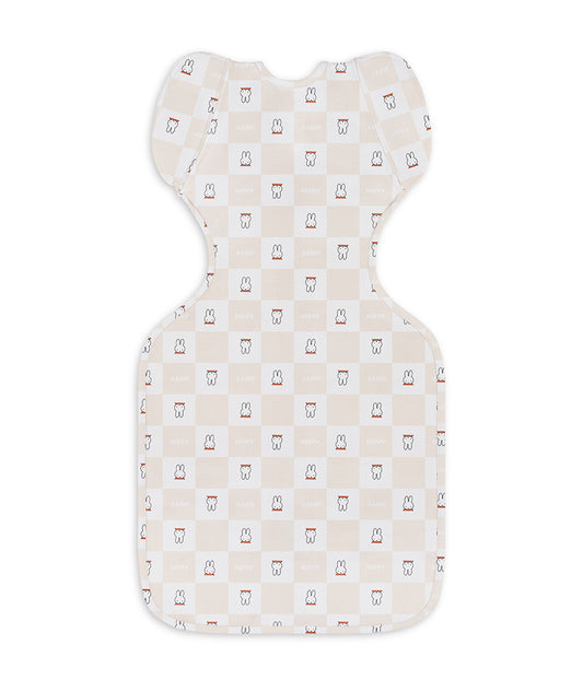 Swaddle Up™ 2-in-1 Übergangspucksack 1.0 TOG Baumwolle Birke Miffy Karomuster